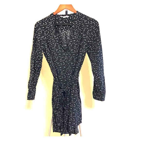 Banana Republic Tops - Banana Republic Star Pattern Tunic with belt